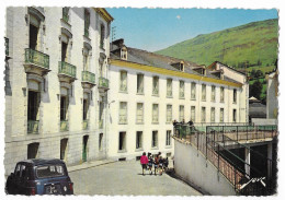 EAUX BONNES PYRENEES ATLANTIQUES - ENTRAIDE SOCIALE CENTRE SANITAIRE ET THERMAL, UNE 4L RENAULT, EDITION JOVE PAU, - Eaux Bonnes