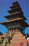 NEPAL - Nyatapola Temple Bhaktapur - Vue Générale - Statue - Carte Postale - Nepal