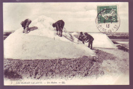 44  - LE POULIGUEN - MARAIS SALANTS - UN MULON - ANIMÉE - - Le Pouliguen