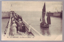 76 - LE TREPORT - La JETÉE Et Le PHARE - ANIMÉE - - Le Treport