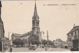 ARGENTEUIL  L'église Et La Place - Argenteuil