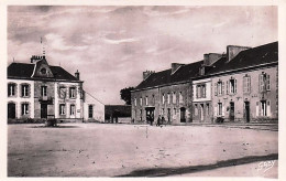 56 - Morbihan - GUISCRIFF - Place Du Centre Et La Mairie - Puits - Altri & Non Classificati