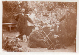 Photographie Photo Vintage Snapshot Famille Celebration Jardin Garden Family - Persone Anonimi