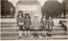 Photographie Photo Vintage Snapshot Enfant Chapeau Hat France Kids  - Lieux