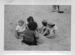 Photographie Photo Vintage Snapshot Plage Beach Enfant Chateau Sandcastle - Luoghi