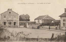 08.n° 25271. Alland Huy . Cafe Restaurant. Sortie De La Gare . - Autres & Non Classés