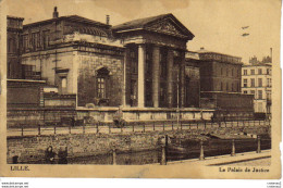 59 LILLE Le Palais De Justice En 1937 Animée Belle Péniche Fillette à Gauche - Houseboats