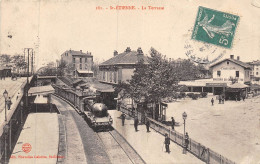 P-24-Mi-Is-985 : SAINT-ETIENNE. LA GARE DE CHEMIN DE FER AVEC LE TRAIN - Saint Etienne