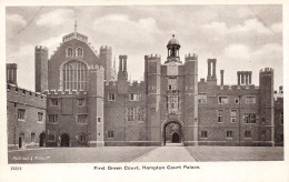 ROYAUME-UNI - Angleterre - London - Hampton Court Palace - First Green Court - Carte Postale Ancienne - Hampton Court