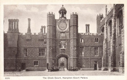 ROYAUME-UNI - Angleterre - London - Hampton Court Palace - The Clock Court - Carte Postale Ancienne - Hampton Court