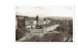 Cpm - 63 -  Clermont Ferrand - Place De Jaude - C.A.P. 25 - AUTOBUS Publicité Cinzano LE MONITEUR Hotel Albert - Clermont Ferrand