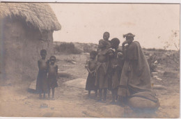 SOUTH AFRICA (?) - Untitled RPPC Of Ehnic Family Group - Unused Undivided Rear - Afrika