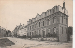 ARQUES LA BATAILLE LA PLACE ET LA MAIRIE TBE - Arques-la-Bataille