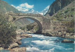 CPM  Le Pont Du Casset Et Les Bans  Dans Le Valgaudemar  Oblitérée à Espinasse Le 18-5-1976 - Ponti