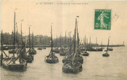 76 - LE TREPORT - LES BARQUES DE PECHE DANS LE PORT - Edition Arnault Le Tréport - 96 - Le Treport