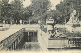 30 - NIMES - LE JARDIN DE LA FONTAINE - LES BAINS ROMAINS - ND Phot. - 229 - Nîmes