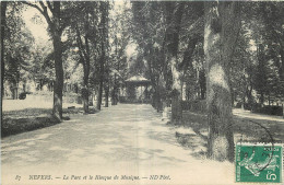 58 - NEVERS - LE PARC ET LE KIOSQUE DE MUSIQUE - ND Phot. - 87 - Nevers