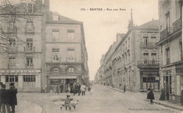 Nantes * La Rue Des Arts * Café Du Palais * Commerces Magasins - Nantes