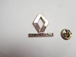 Beau Pin's En Relief , Auto Renault , Logo , Charleville , Losange Creux , Verso Lisse - Renault