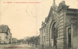 54 - NANCY -  LE GYMNASE MUNICIPAL ET BOULEVARD CHARLES V - MAGASINS REUNIS - Nancy