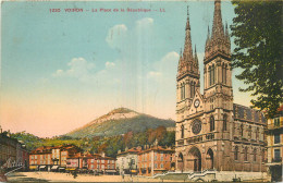 38 - VOIRON -  PLACE DE LA REPUBLIQUE - Voiron