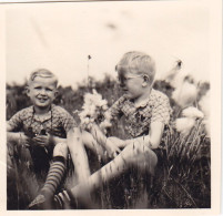 Altes Foto Vintage.  Kinder .um 1950.. (  B11  ) - Personas Anónimos