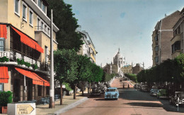 FRANCE - Lisieux - Vue Sur L'Avenue Sainte Thérèse - Colorisé - Animé - Carte Postale - Lisieux