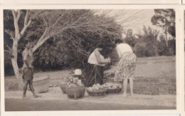 Photo De Particulier  INDOCHINE  CAMBODGE  Phnom Penh Scene De Vie  Marchande De Fruits Réf 30259 - Asia