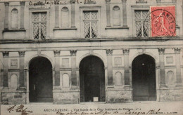 N°2085 W -cpa Ancy Le Franc -une Façade De La Cour Intérieure Du Château- - Ancy Le Franc