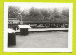 PHOTO Originale TRAINS Train Wagon Plat SNCF Porte Containers FRANGECO Gare D'attache Sous Le Bois En 1965 - Treni