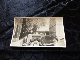 P-31 ,  Photo Automobile , Une Panhard Dans La Cours De L'école , 1931 - Automobiles