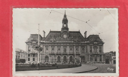 TOURS . L'HOTEL DE VILLE .  AFFR AU VERSO LE 7 X 1946  .  2 SCANNES - Tours
