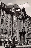 Die Asamkirche (offiziell St.-Johann-Nepomuk-Kirche) In Der Sendlinger Straße In Münchens Altstadt  - Auto ±1950 - Muenchen