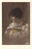 FANCY CARDS, ELEGANT WOMAN, VINTAGE, FLOWERS, PORTRAIT, SWITZERLAND, POSTCARD - Mujeres