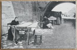 CPA Berges De La Seine - Cardeurs à L'ouvrage Sous Le PONT-MARIE - Ambachten In Parijs