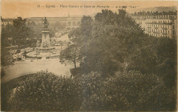 69 - LYON -  PLACE CARNOT ET GARE DE PERRACHE  - Otros & Sin Clasificación