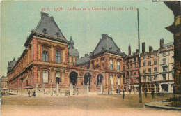 69 - LYON -  LA PLACE DE LA COMEDIE ET L'HOTEL DE VILLE - Autres & Non Classés