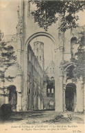 76 - RUINES DE L'ABBAYE DE JUMIEGES - LA NEF ET LES BAS COTES DE L'EGLISE NOTRE DAME - VUE PRISE DU CHOEUR - ND Phot. 26 - Jumieges