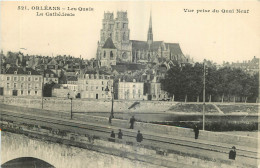 45 - ORLEANS - LES QUAIS - LA CATHEDRALE - VUE PRISE DU QUAI NEUF - Ed. H.C. - 521 - Orleans