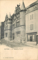 86 - POITIERS - HOTEL DE LA PREVOSTE - VITRINE PEINTURE ET VITRERIE - Cl. Galeries Parisiennes - 14 - Poitiers