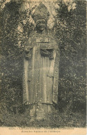 29 - LANDEVENEC - STATUE DE ST CORENTIN DANS LES RUINES DE L'ABBAYE - Col. E. Hamonic  - 3571 - Landévennec