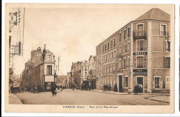 Delcampe -  CPA  .   VIERZON . RUE DE LA REPUBLIQUE .HOTEL DES MESSAGERIES..TBE SCAN - Vierzon