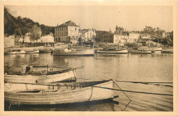 83 - PORQUEROLLES - PANORAMA PRIS DE LA JETEE - COTE D'AZUR LES ILES D'HYERES - Edit. D'art Yvon - 323 - Porquerolles