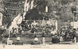 FRANCE - Lourdes - La Grotte - Animé - Carte Postale Ancienne - Lourdes
