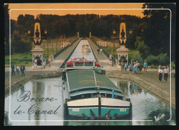 CPSM  / CPM 10,5 X 15  Loiret  BRIARE-LE-CANAL Le Pont-canal Commencé Oar Eiffel En1890 - Briare