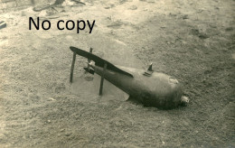 CARTE PHOTO ALLEMANDE LIR 39 - BOMBE D'AVION FRANCAISE NON EXPLOSEE 1916 - GUERRE 1914 1918 - War 1914-18