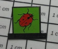 715B Pin's Pins / Beau Et Rare : ANIMAUX / INSECTE COCCINELLE ROUGE ET NOIRE - Animales