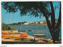 45 MONTARGIS Le Plan D'eau Bateaux Voiliers Grands Immeubles HLM - Montargis