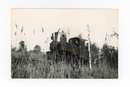 Photo Locomotive Corbeny Source De L'Ailette 1922 Aisne 02 Nord France Train Chemin Fer Motrice Vapeur Voie étroite 60 - Eisenbahnen