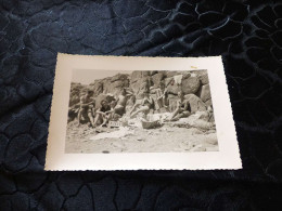 P-87 , Photo , Plage, Famille En Maillot De Bain, Enfants, Femmes, Sables D'Olonne - Anonymous Persons